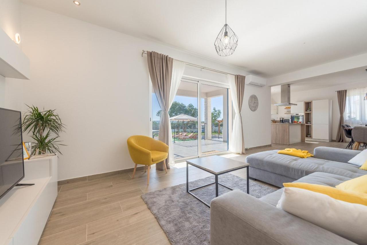 Villa Tara Zadarvillas Tinj Екстериор снимка