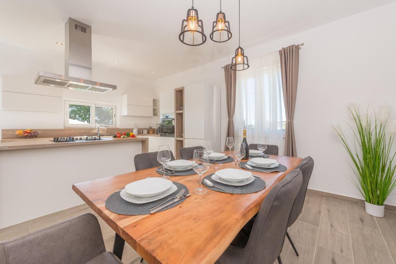 Villa Tara Zadarvillas Tinj Екстериор снимка